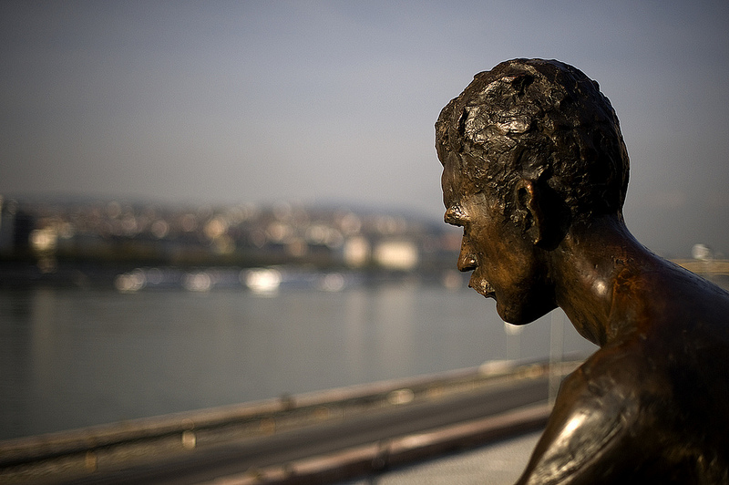 featured image: the statue of Attila József
